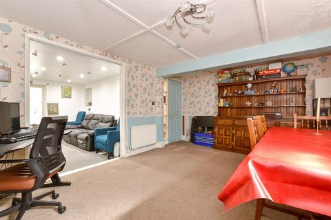 4 bedroom terraced house for sale, Station Road, Sandown PO36