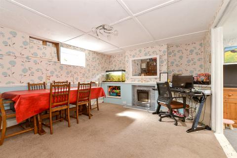 4 bedroom terraced house for sale, Station Road, Sandown PO36