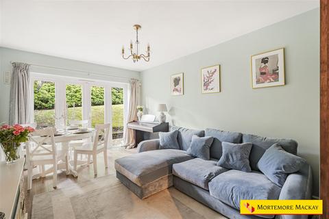 2 bedroom flat for sale, Springbank, London