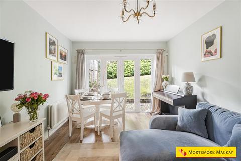 2 bedroom flat for sale, Springbank, London