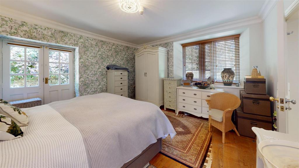 Eshton-Hall-Bedroom.jpg
