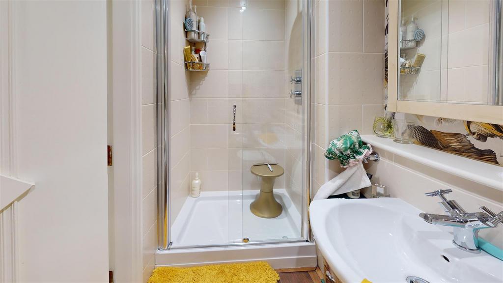 Eshton-Hall-Bathroom.jpg
