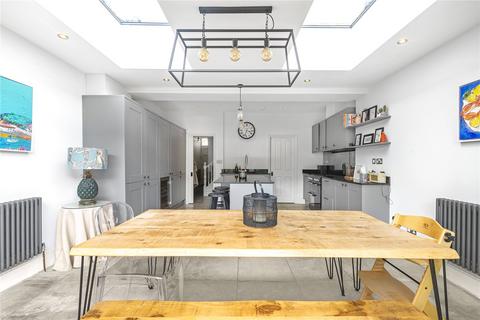 16 Alston Road, London, SW17 0TP