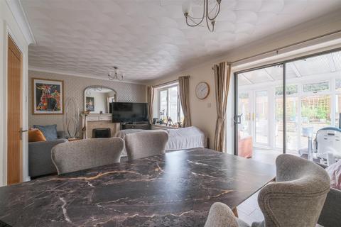 3 bedroom detached house for sale, Hions Close, Brighouse