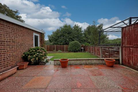 3 bedroom semi-detached house for sale, Asquith Gardens, Benfleet