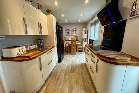 3 bedroom semi-detached house for sale, The Tideway, Rochester ME1