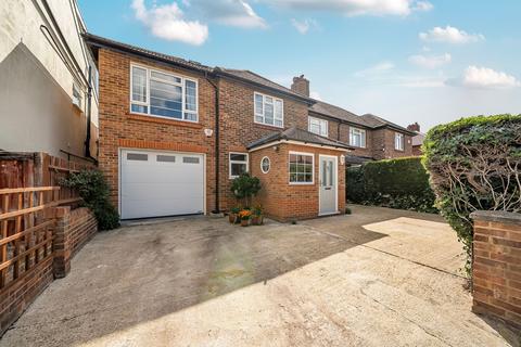undefined, Lock Road, Richmond, TW10
