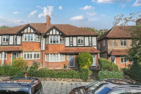 Woodleigh Gardens, Streatham, London, SW16