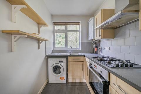 3 bedroom flat for sale, Woodleigh Gardens, Streatham, London, SW16