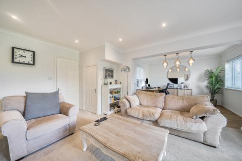 2 bedroom end of terrace house for sale, Horseshoe Crescent, Burghfield Common, Reading