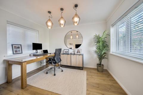 2 bedroom end of terrace house for sale, Horseshoe Crescent, Burghfield Common, Reading