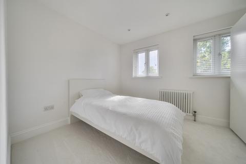 63 Horseshoe Crescent, Burghfield Common, Reading, RG7 3XW
