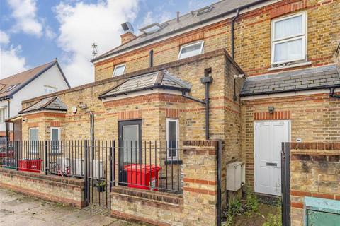 3 bedroom apartment for sale, Greenford Avenue, Hanwell