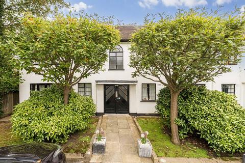 Conifers Close, Teddington TW11