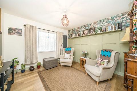 undefined, Conifers Close, Teddington TW11