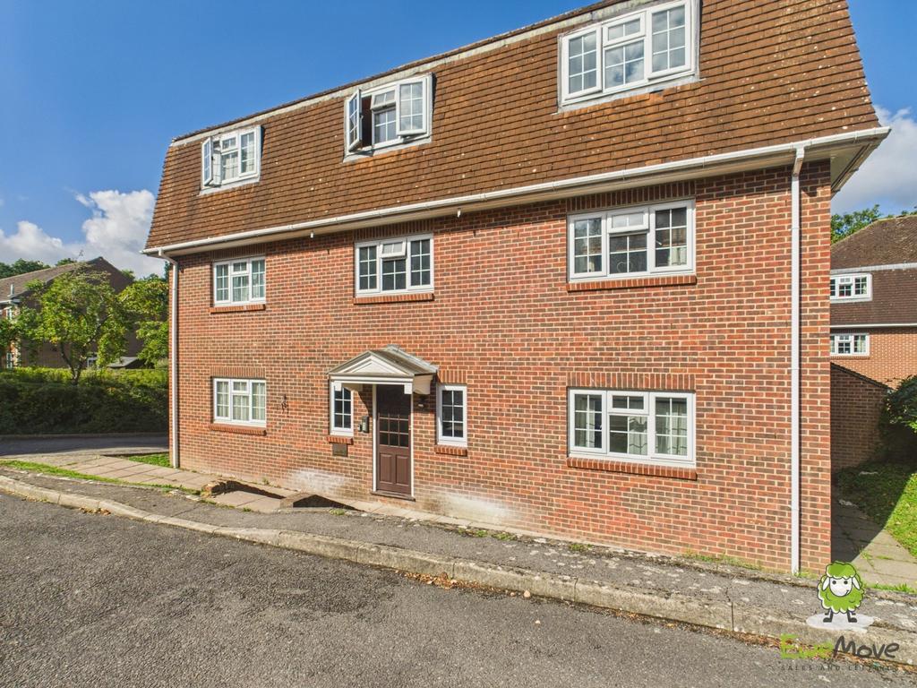 Ewe Move Estate Agents Basingstoke - LONGACRE RISE