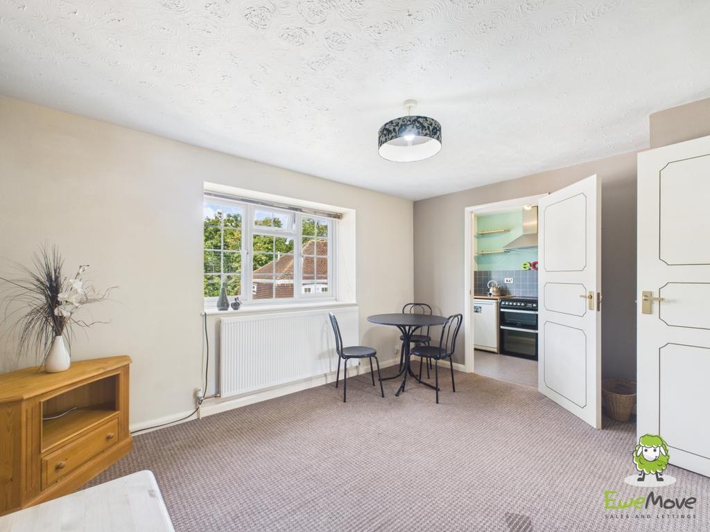 Ewe Move Estate Agents Basingstoke - LONGACRE RISE