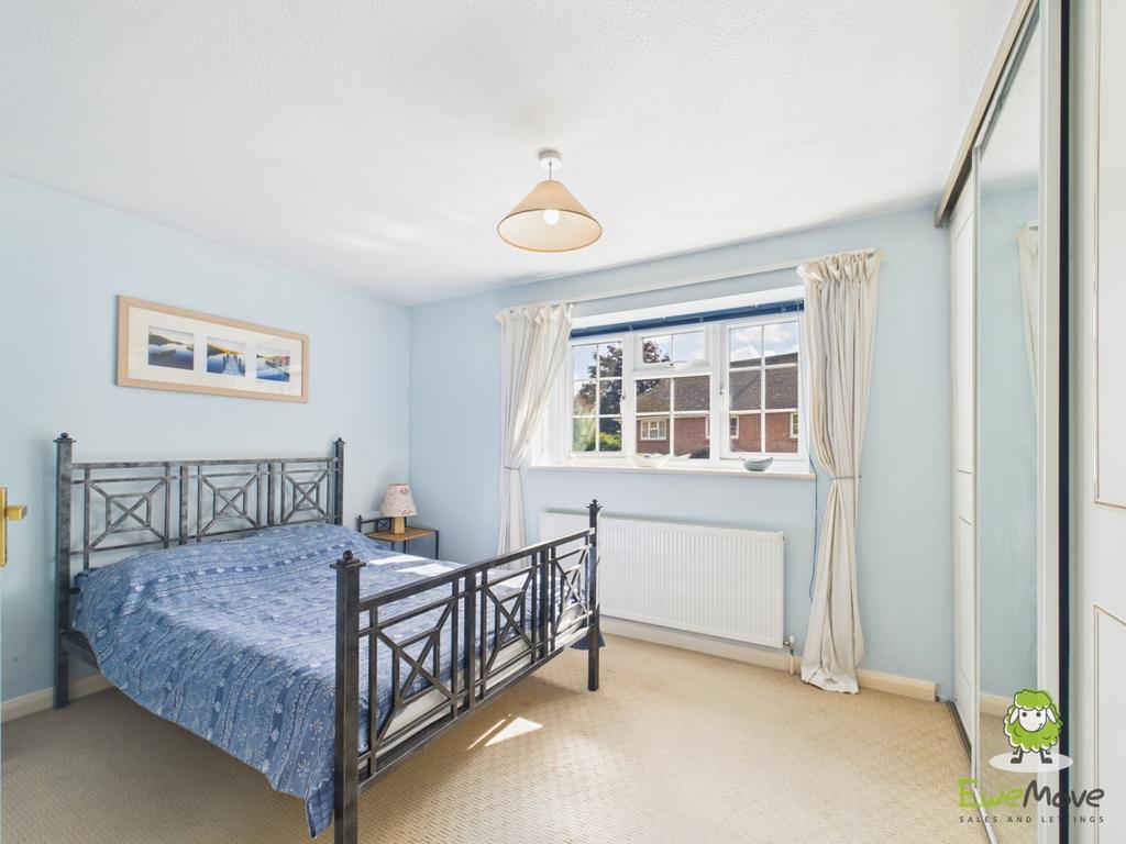 Ewe Move Estate Agents Basingstoke - LONGACRE RISE