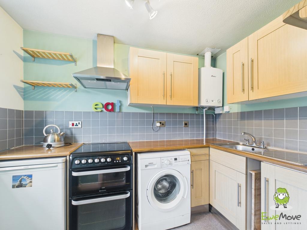 Ewe Move Estate Agents Basingstoke - LONGACRE RISE