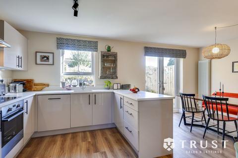 4 bedroom detached house for sale, Carson Grove, Morley, LS27
