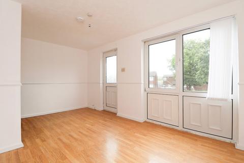 3 bedroom terraced house to rent, Dulverton Close, Leeds, West Yorkshire, LS11