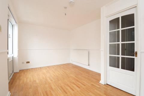 3 bedroom terraced house to rent, Dulverton Close, Leeds, West Yorkshire, LS11