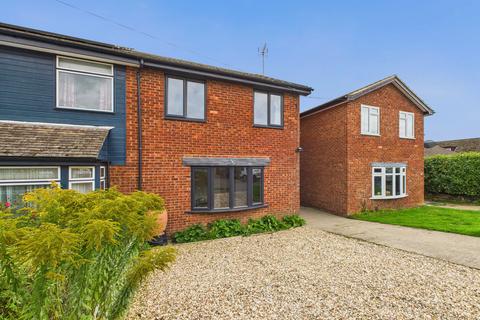 undefined, College Crescent, Oakley, Aylesbury, Buckinghamshire