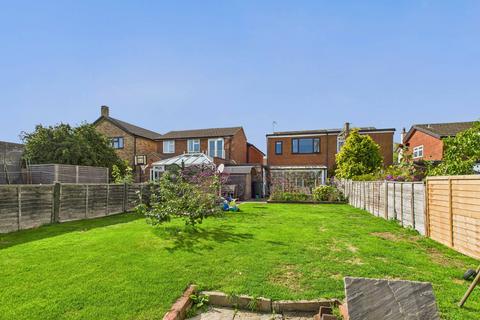 undefined, College Crescent, Oakley, Aylesbury, Buckinghamshire