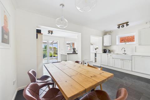 undefined, College Crescent, Oakley, Aylesbury, Buckinghamshire