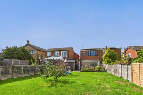 undefined, College Crescent, Oakley, Aylesbury, Buckinghamshire