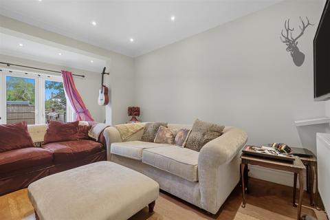 3 bedroom end of terrace house for sale, Scholars Road, North Chingford E4