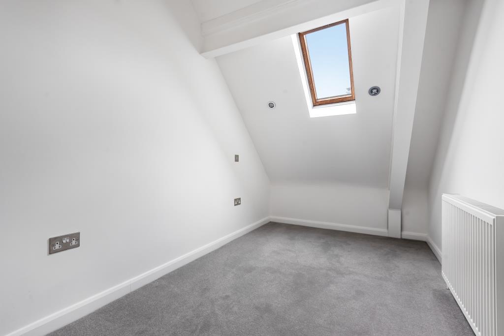 Bedroom 2/Study