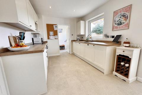 3 bedroom detached house for sale, Auborn Gardens, Netherton, Peterborough, PE3