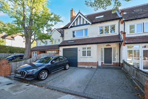 Flat 2, 1 Crown Road, New Malden, KT3 3UW