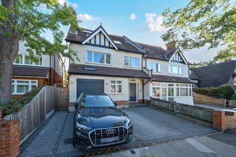 Flat 2, 1 Crown Road, New Malden, KT3 3UW