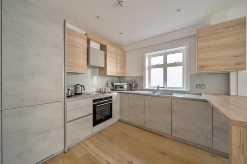 Flat 2, 1 Crown Road, New Malden, KT3 3UW