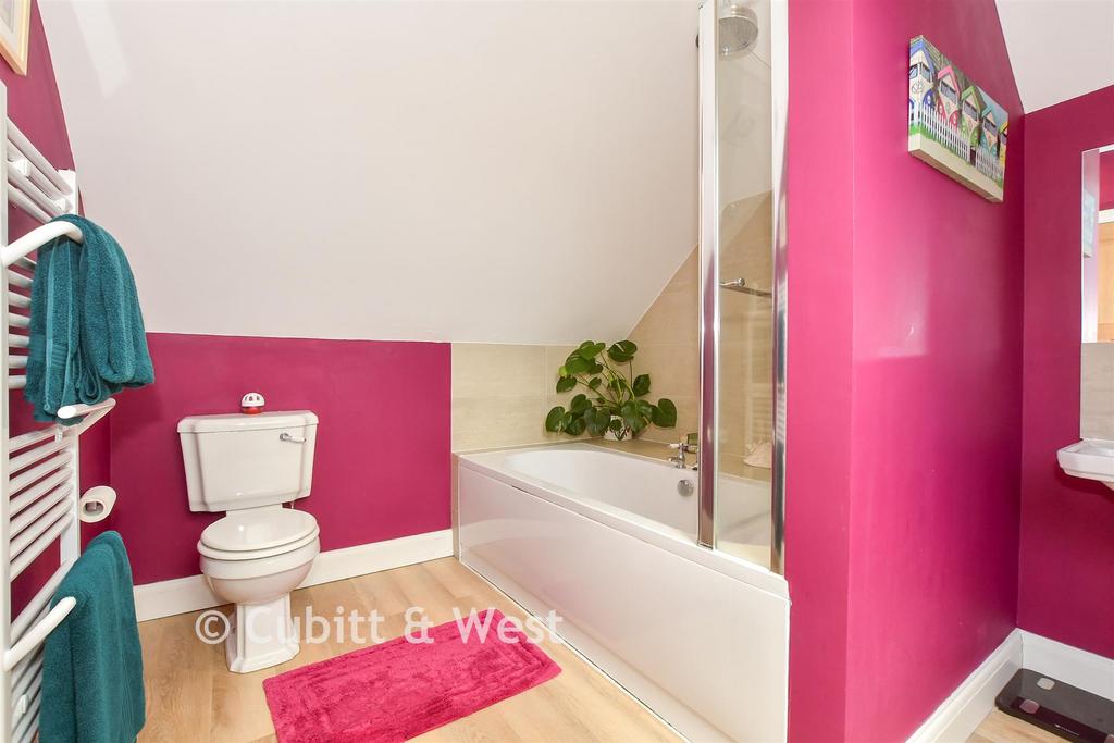 En-Suite Bathroom