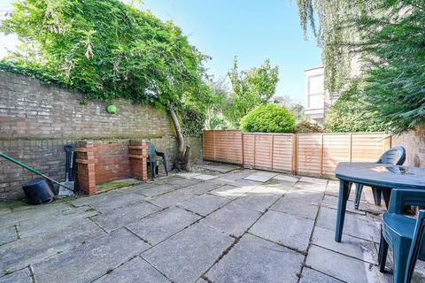 1 bedroom house to rent, Templewood, Ealing, London, W13