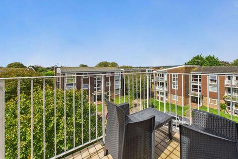 2 bedroom flat for sale, Dorchester Gardens, Worthing, BN11