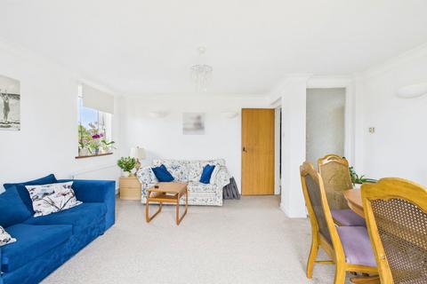 2 bedroom flat for sale, Dorchester Gardens, Worthing, BN11
