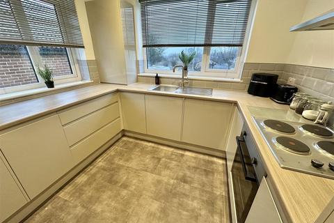 2 bedroom detached bungalow for sale, Halifax Road, Liversedge