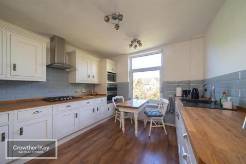 undefined, Wye Grove, Buxton