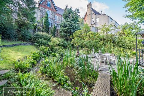 undefined, Wye Grove, Buxton