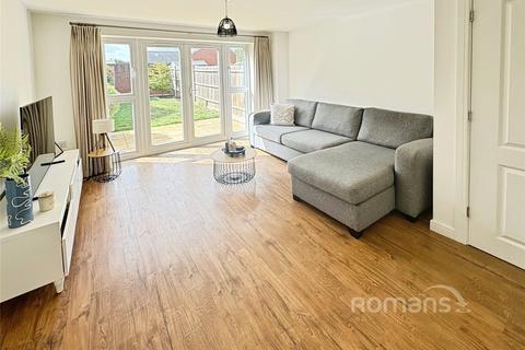 24 Elk Path, Three Mile Cross, Reading, RG7 1WE