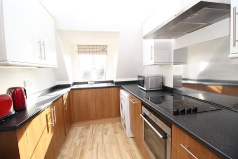 2 bedroom flat to rent, Beckingham Metro Station Road, Surrey TW20