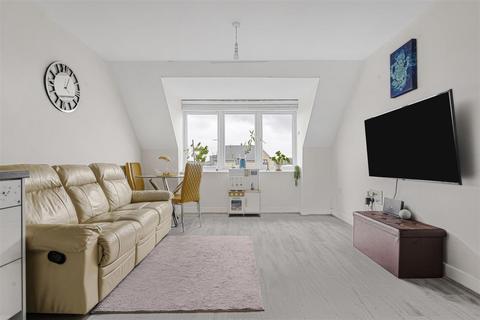 undefined, 16 Ruston Close, Reading