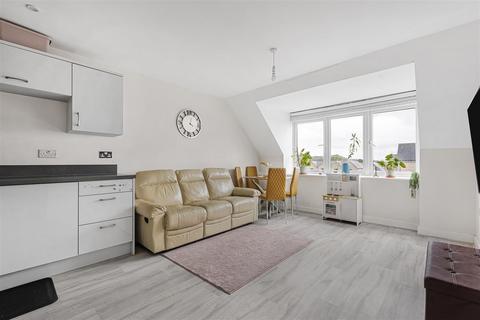 undefined, 16 Ruston Close, Reading