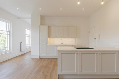 2 bedroom apartment for sale, Sandgate Road, Folkestone CT20