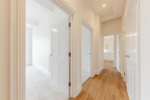 2 bedroom apartment for sale, Sandgate Road, Folkestone CT20