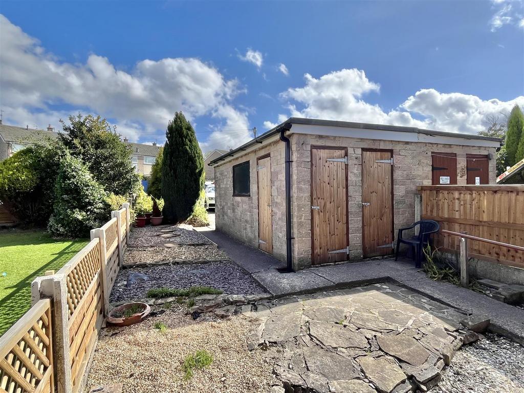 Detached Garage
